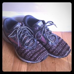 Brooks Women’s Ghost 10 size 7.5